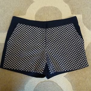 Kenar textured shorts